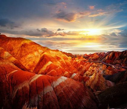 青海西寧+德令哈+青海湖+茶卡鹽湖+甘肅敦煌+嘉峪關(guān)+張掖8日7晚私家團(tuán)